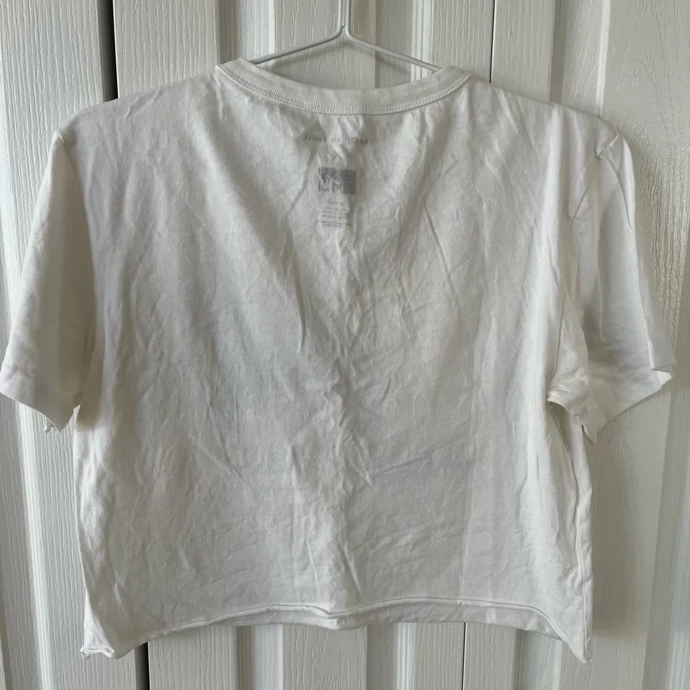 American Eagle x MTV Cropped White T-Shirt - Picture 4 of 4